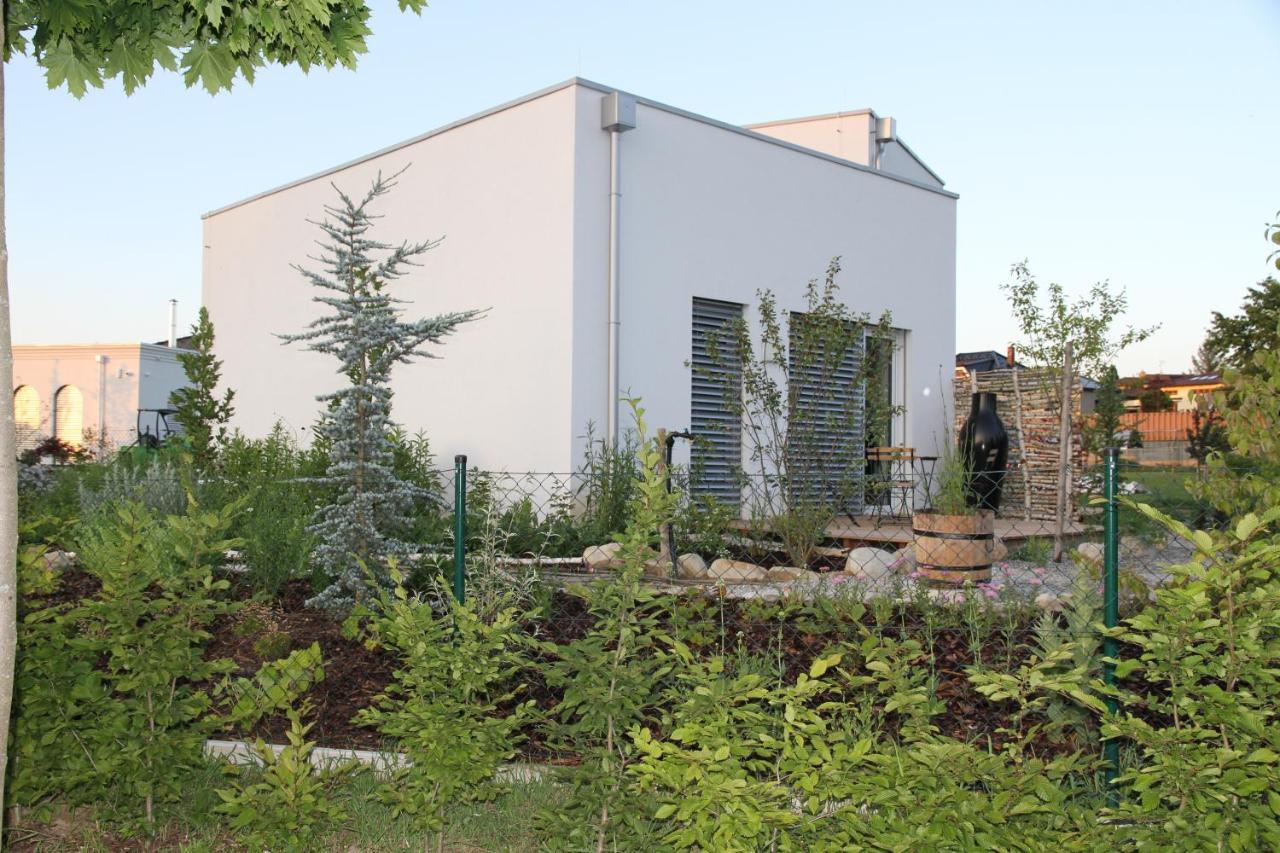 Apartmany Hluboka Nad Vltavou S Vyhledem Na Zamek Exterior photo