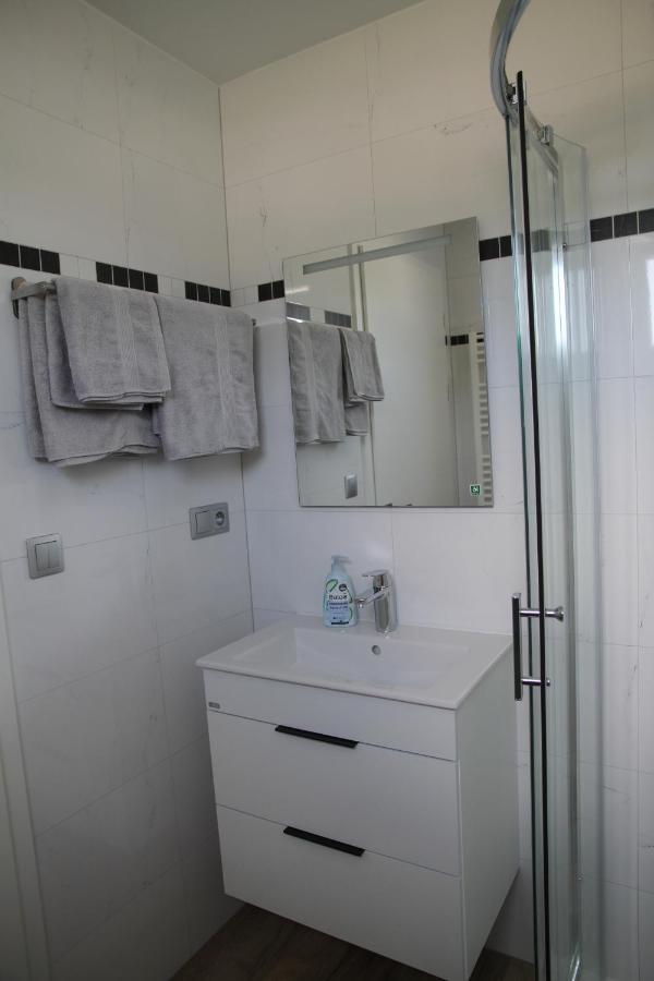 Apartmany Hluboka Nad Vltavou S Vyhledem Na Zamek Exterior photo